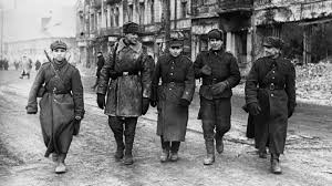 Большинство поляков помнят подвиг освобождения Красной армии — опрос - «Военное обозрение»