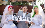 Две невесты вышли замуж за одного жениха - «Фото»