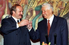 Лукашенко перепутал Путина с Ельциным и уехал с кашкой на воде - «Война»