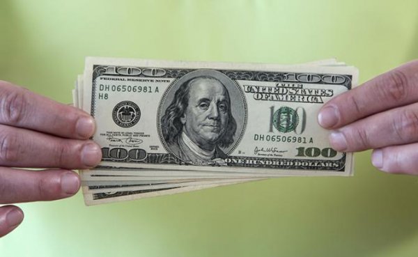 Доллар берет реванш: Коронавирус окончательно прогнул рубль - «Экономика»