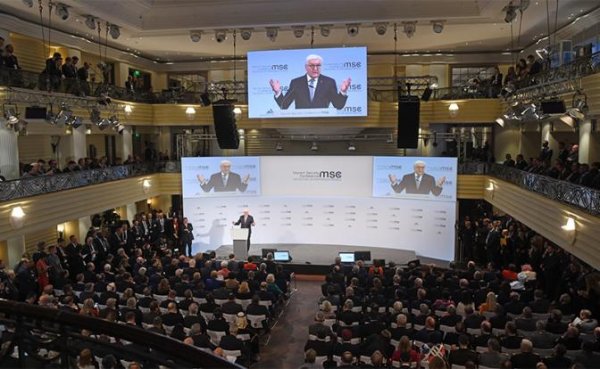 Донбасс: Европа пытается нащупать путь к миру? - «Политика»
