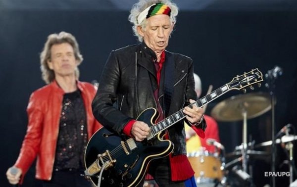 Гитарист Rolling Stones Кит Ричардс бросил курить в 75 лет - «Культура»