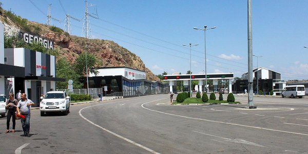 Грузия отказалась пускать на родину своих граждан из-за коронавируса - «Политика»