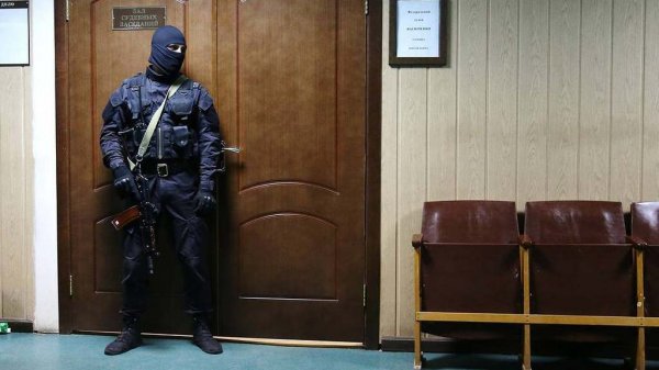 Экс-начальник управления ФСИН совершил суицид в зале суда - «Военное обозрение»