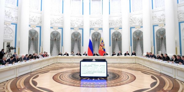 Эксперт: поправки в Конституцию - это приоритеты страны на будущее - «Политика»