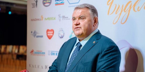 Эксперт: поправки в Конституцию Рф о повышении качества и доступности медицины - результат масштабной работы власти и общества - «Политика»