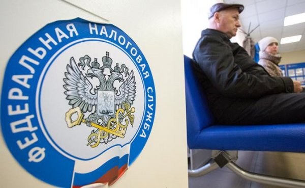Курс Мишустина — Медведева: Брать с бедных и не трогать богатых - «Экономика»