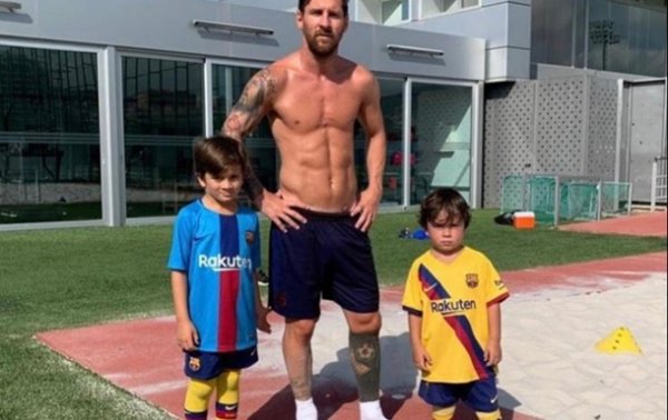 Месси назвал любимых футболистов своего сына - «Спорт»