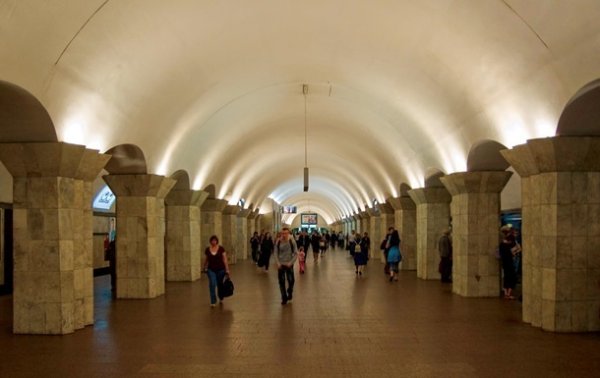 На центральной станции метро в Киеве на год ограничат движение - «Украина»