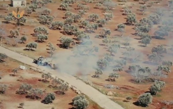На видео сняли бой БМП и танка в Сирии - «В мире»