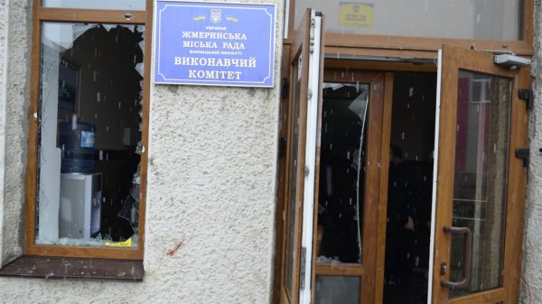 Нацполиция задержала 19 человек после беспорядков в горсовете Жмеринки - «Новороссия»