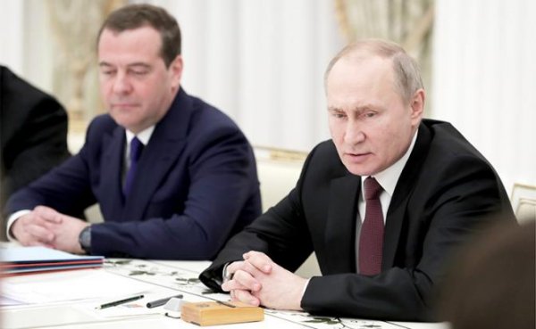 Операция «Преемник»: Медведеву надо победить в Ливии, как Путину — в Сирии - «Политика»