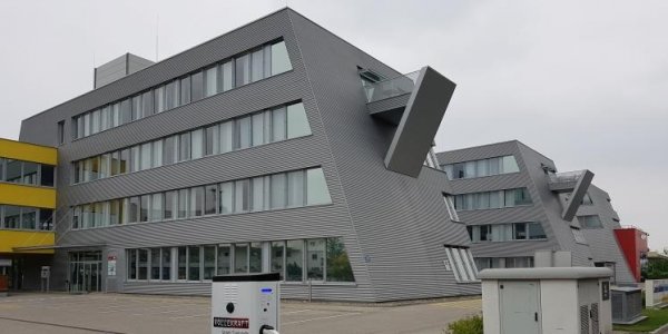 Пациентка с подозрением на коронавирус сбежала из больницы в Австрии - «Политика»