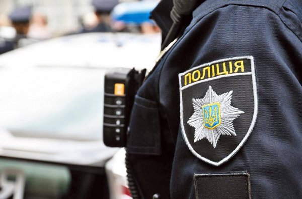 Под Винницей мужчина с вилкой напал на полицейского - «Новороссия»