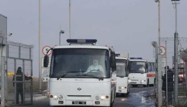 «Позорище»: эвакуированные из Китая украинцы оценили «теплый» прием на Родине - «Новости»