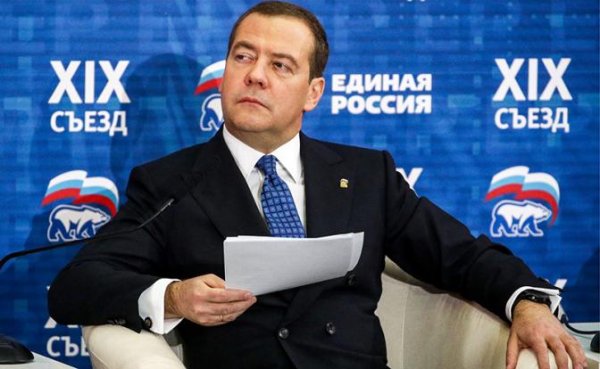 Путин в преемники? В Кремле задумались над тем, чтобы убрать Медведева из «Единой России» - «Политика»