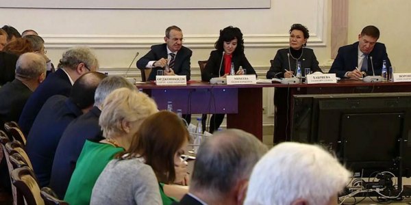 Рабочая группа продлит срок рассмотрения поправок в Конституцию до 14 февраля - «Политика»