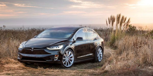 Tesla отправит в ремонт 15 тысяч кроссоверов Model X - «Автоновости»