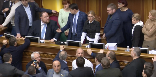 Тимошенко в Раде ранила руку, вырывая микрофон у спикера - «Новороссия»