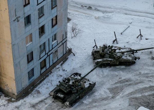 Украинская армия разместила бронетехнику и зенитку в жилмассивах зоны «ООС» в ЛНР - «Новороссия»