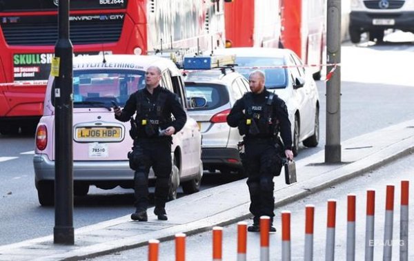В Лондоне произошел теракт - (видео)