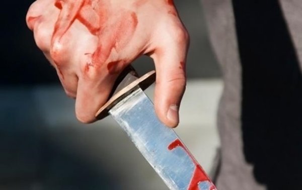 В Москве мужчина с ножом ворвался в церковь и ранил людей - «В мире»