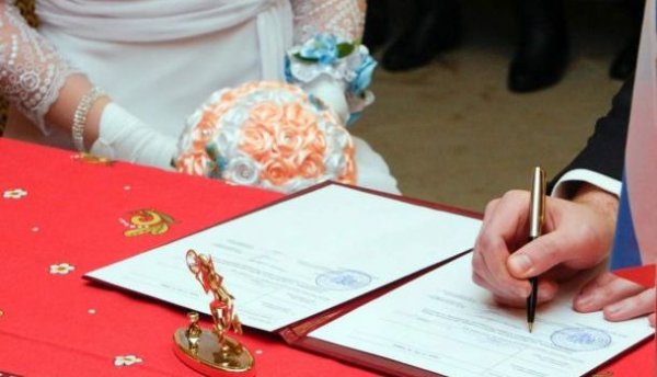 В Москве впервые прошли ночные регистрации брака - «Новости»