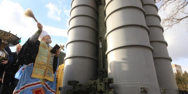 В РПЦ объяснили смысл освящения ядерного оружия - «Политика»