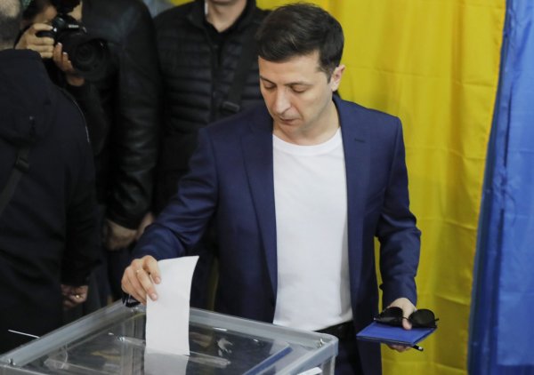 Зеленский: Киев проведет местные выборы в Донбассе в октябре - «Новороссия»