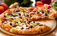 Пиццу с рекордным количеством сыров приготовили во Франции - «Фото»