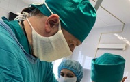 Хирурги достали из желудка девочки метровый ком волос - «Фото»