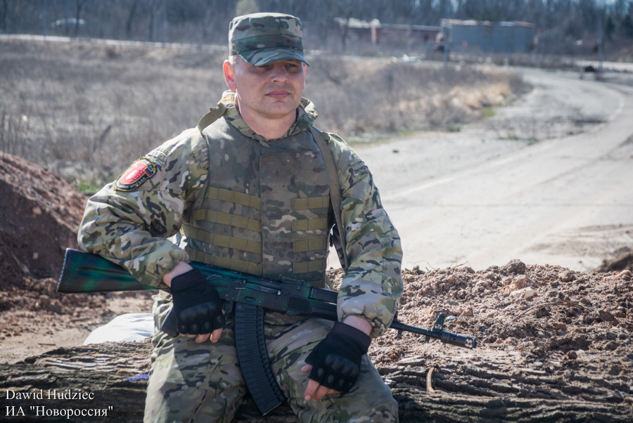 Сводки с передовой волгоград. Бойцы Новороссии. Камуфляж Новороссии. Ополченцы на передовой.