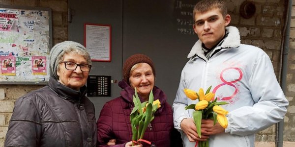 8 марта шагает по стране: в России стартовала традиционная акция "Вам, любимые!" - «Политика»