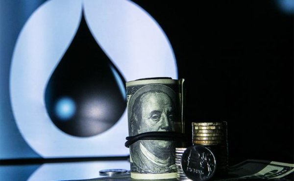 А. Бунич: Если нефть зальет рынок, рубль спикирует до 100 за доллар - «Экономика»