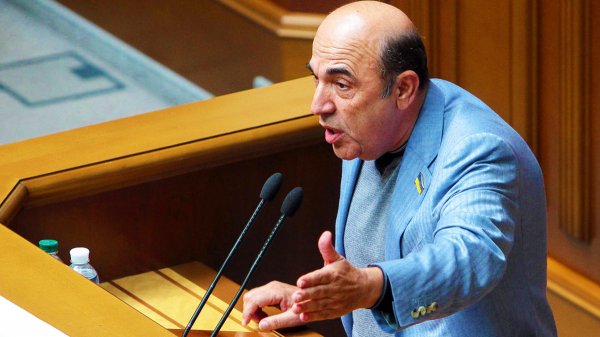 Депутат оппозиционной партии спел в Раде «Вставай, страна огромная» - «Новороссия»