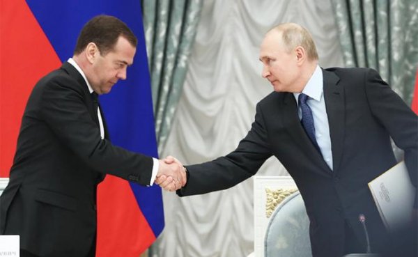 Дмитрий Медведев: «Почетная ссылка» в преемники? - «Политика»