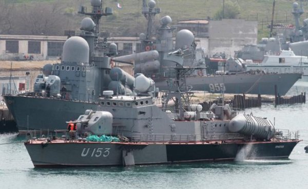 «Героям — слава!»: Киеву срочно потребовался крейсер «Варяг» - «Военные действия»
