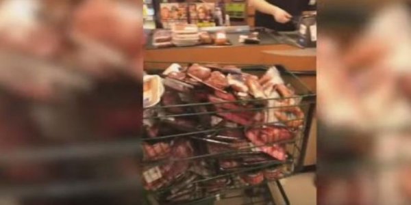 Канадская пара скупила все мясо в магазине и начала получать угрозы от соседей - «Политика»
