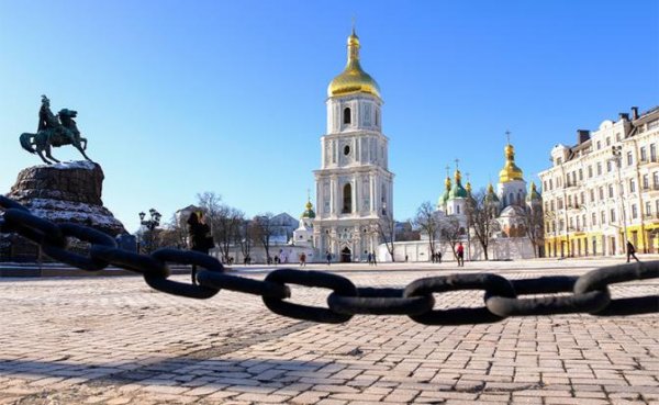Киев радуется: Зараза поможет обзавестись американской военной базой - «Политика»