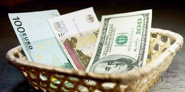 Курсы доллара и евро бьют рекорды - «Политика»