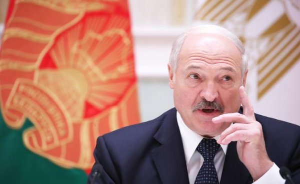 Маневры Лукашенко: Зеленскому оружие, Путину — горячую дружбу - «Политика»