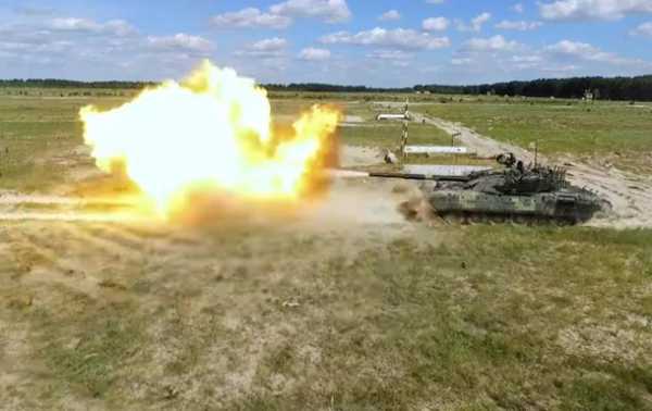 Модернизированный танк Т-72АМТ показали на видео - (видео)