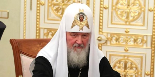 Патриарх Кирилл призвал верующих воздержаться от посещения храмов - «Политика»
