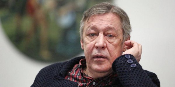 Пьяный Ефремов не смог улететь из Петербурга - «Политика»