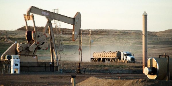 Производителям нефти в США пришлось доплачивать покупателям - «Политика»