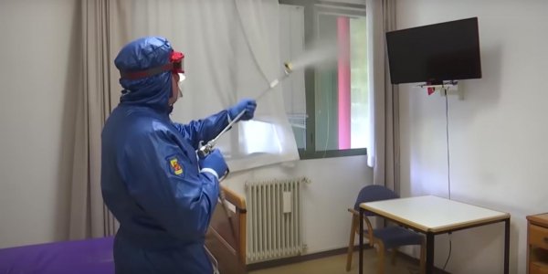 Работу российских военных врачей в Италии сняли на видео - «Политика»
