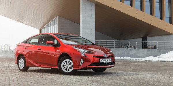 Toyota отправит на сервис гибриды Prius в России - «Автоновости»