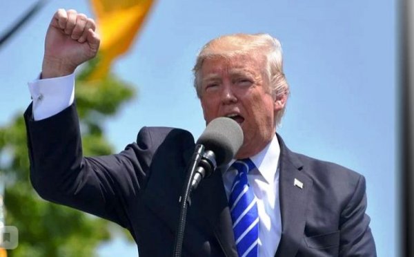 Трамп обсудил введение в США режима ЧС из-за короновируса - «Новороссия»