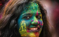 В Индии прошел фестиваль красок Холи: яркие фото - «Фото»