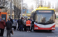 В Одессе блокируют трамваи и угрожают водителям - «Фото»